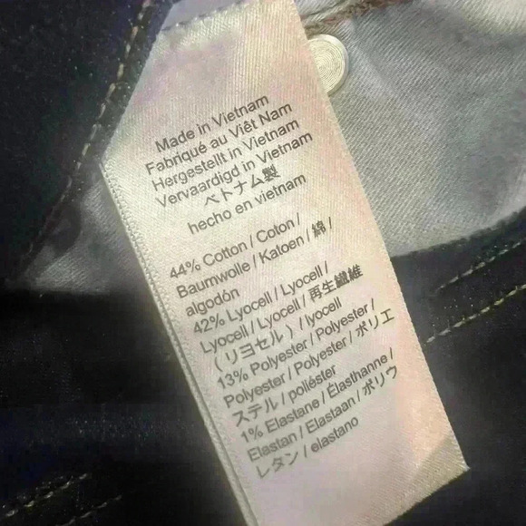 J. Crew ladies high rise toothpick Jean. Size 30. Excellent condition. - Picture 9 of 13